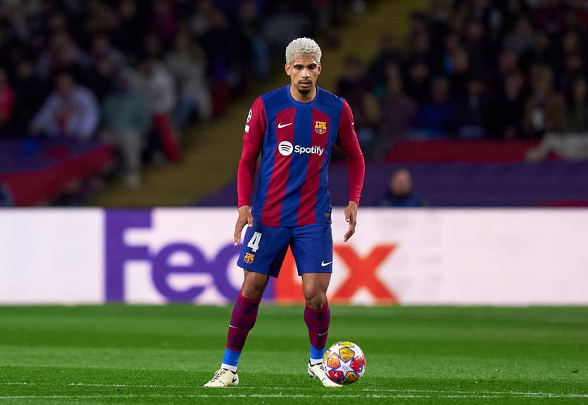 Ключовий захисник Барселони виступив із заявою про своє майбутнє