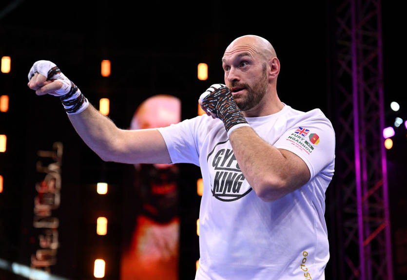 "Сумасшедшее занятие": Фьюри показал свою подготовку к бою с Усиком "Сумасшедшее занятие": Фьюри показал свою подготовку к бою с Усиком