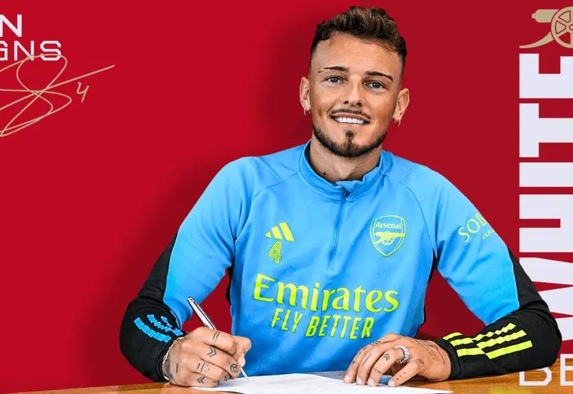 Защитник Арсенала подписал с клубом долгосрочный контракт