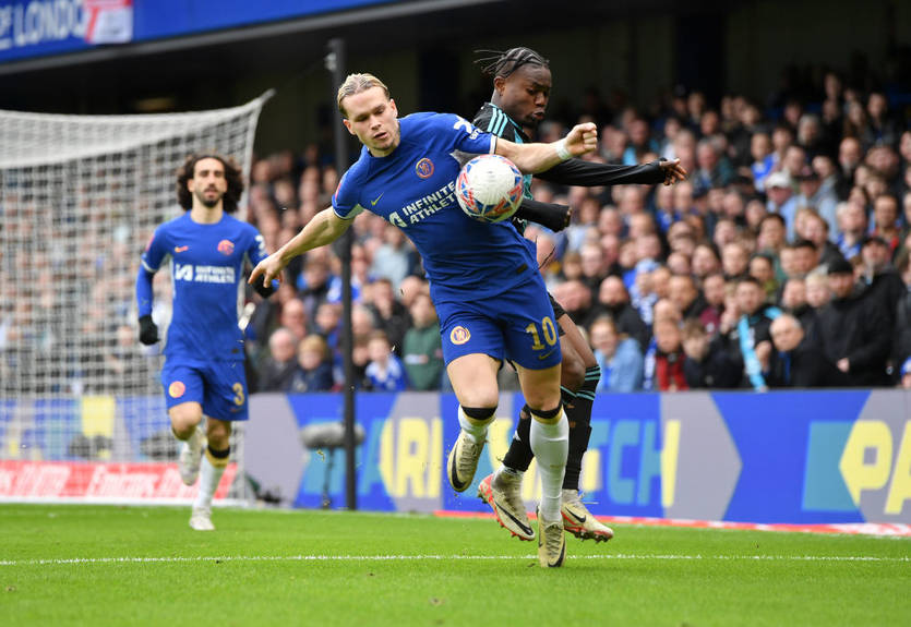 Фанаты Челси бурно отреагировали на замену Мудрика