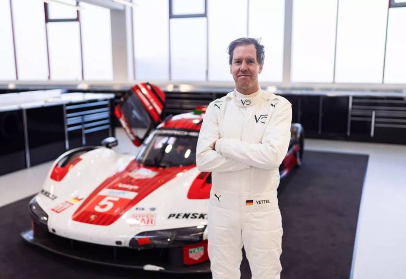 Феттель оголосив про повернення на трасу