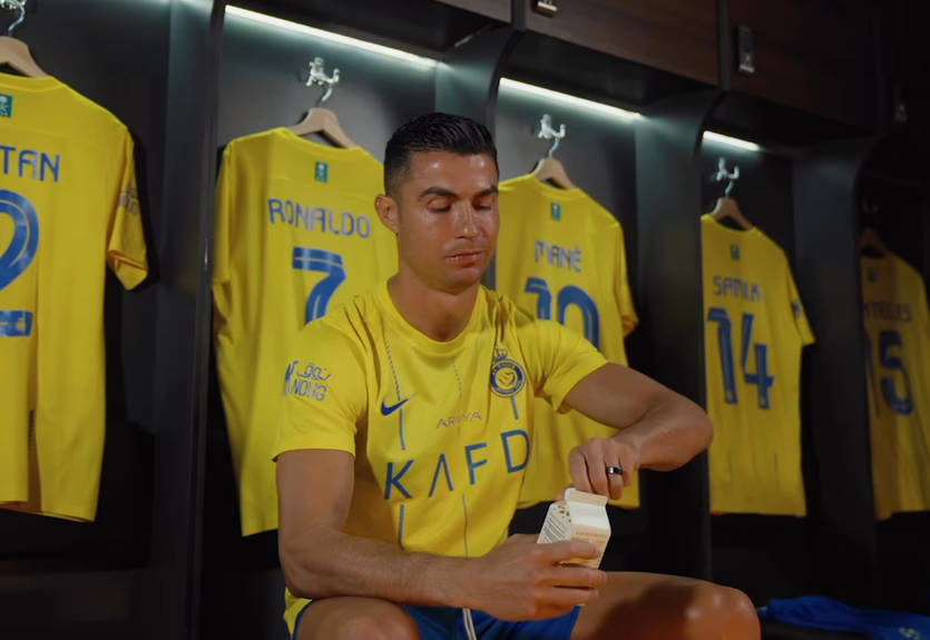 Роналду знявся в рекламі верблюжого молока Роналду знявся в рекламі верблюжого молока