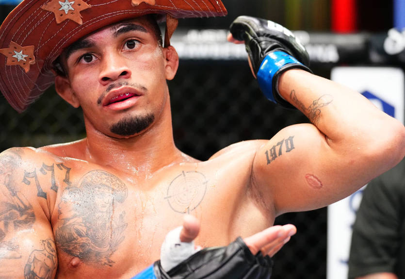 Бразильский боец получил бонус от UFC за укус от соперника