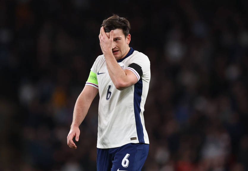 Магвайр передчасно покинув розташування збірної Англії