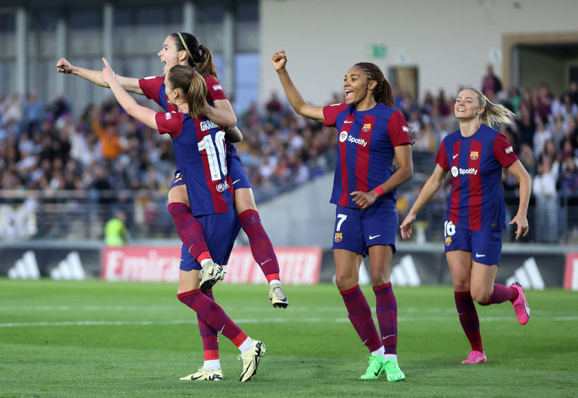 14 побед в 14-ти матчах: Женская команды Барселоны снова разгромила Реал