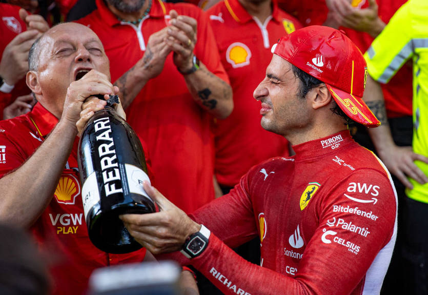 Керівник Феррарі відмовляється говорити про майбутнє Сайнса після сезону-2024