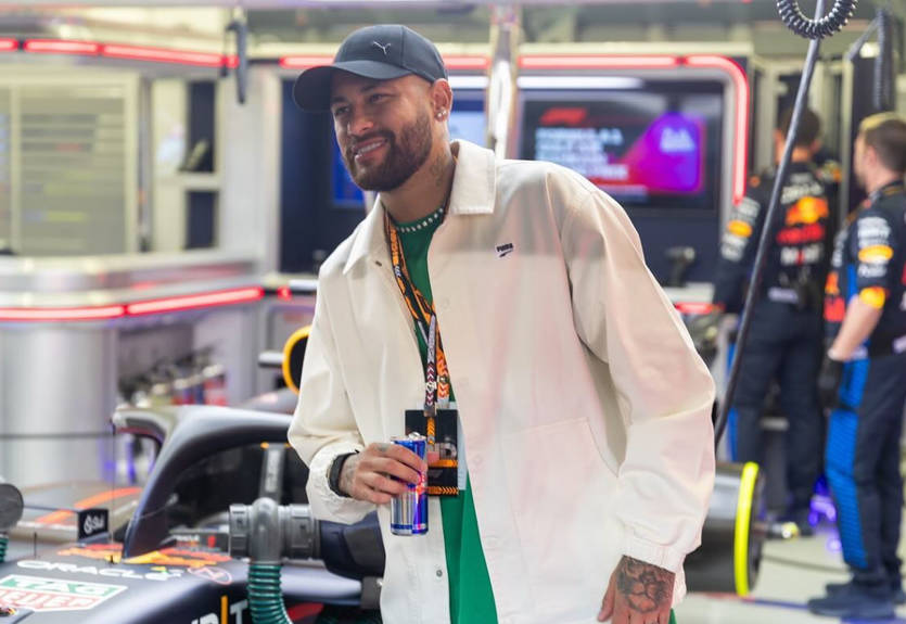 Удачный отдых Неймара в Майами: Встреча с Бекхэмом и первый бросок мяча в бейсболе Удачный отдых Неймара в Майами: Встреча с Бекхэмом и первый бросок мяча в бейсболе