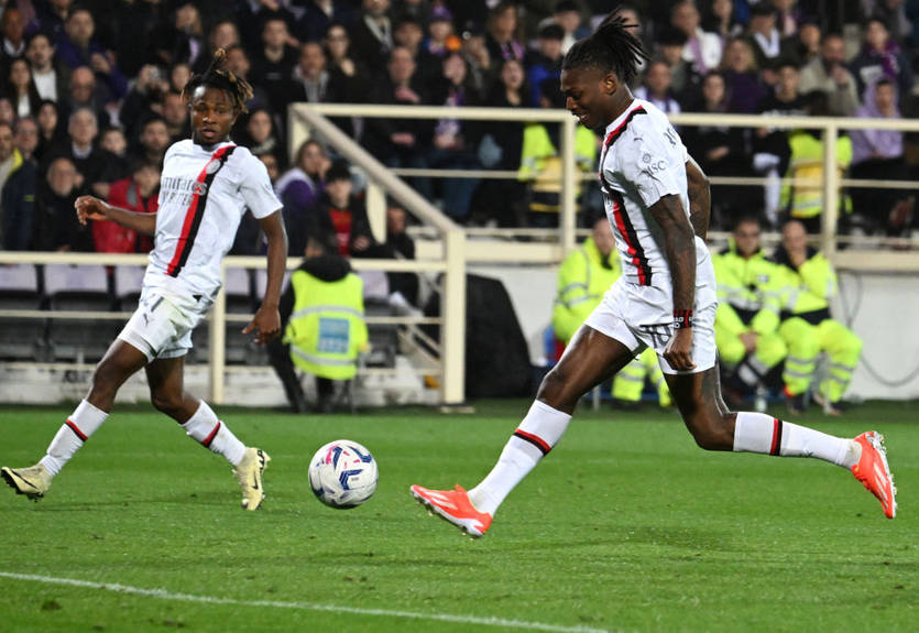 "Смесь Неймара и Мбаппе": игрок Милана похвалил Леау за матч против Фиорентины