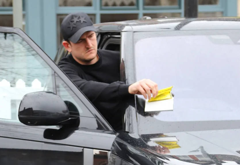 "Удачно" позавтракали: Игроки Манчестер Юнайтед получили штрафы за неправильную парковку