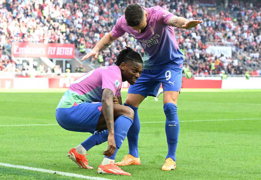 Милан в большинстве легко разгромил Лечче