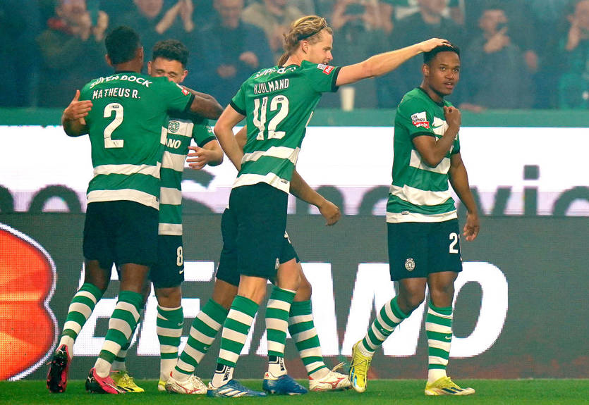 Спортінг переграв Бенфіку Трубіна в "чемпіонському матчі" Спортінг переграв Бенфіку Трубіна в "чемпіонському матчі"