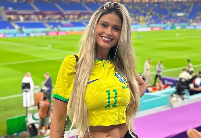 Божевільний вереск і перелякані пси: дружина Рафіньї круто відреагувала на гол чоловіка Божевільний вереск і перелякані пси: дружина Рафіньї круто відреагувала на гол чоловіка