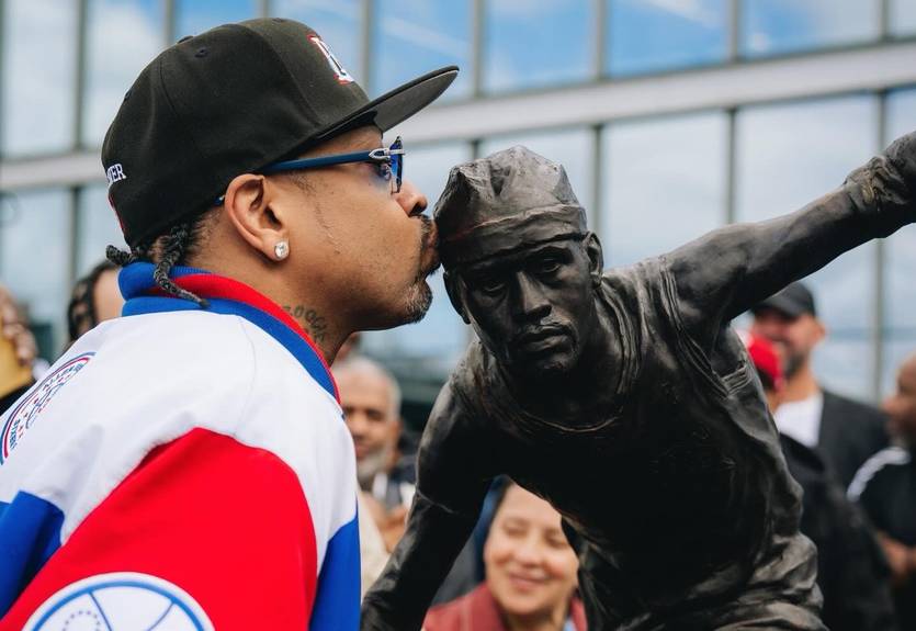 Філадельфія представила статую Аллена Айверсона Філадельфія представила статую Аллена Айверсона