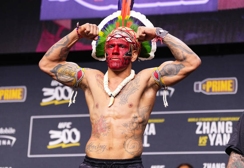 "У него есть не только удар": Джо Роган выделил чемпиона UFC, которого недооценивают фанаты