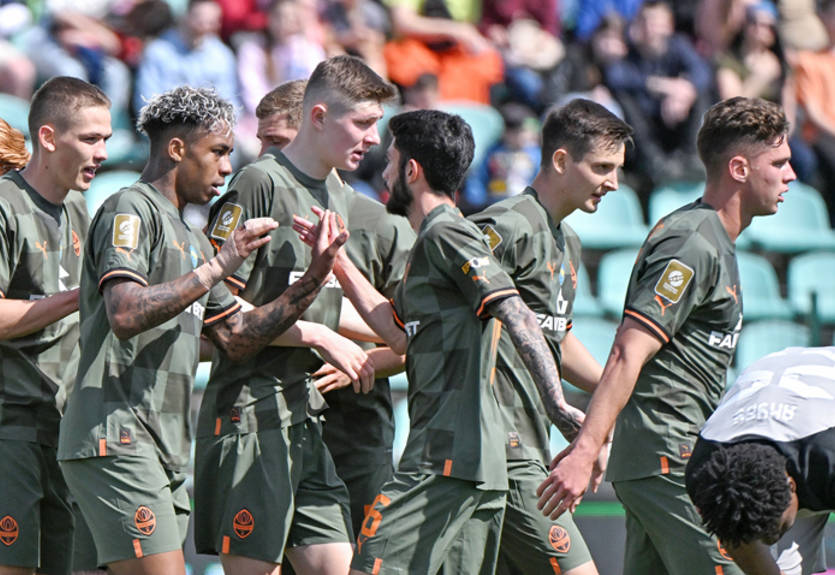 Шахтер одержал минимальную победу над Ворсклой, доигрывая в меньшинстве