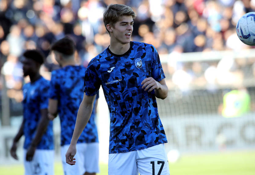 Хавбек Мілана зізнався, що не хоче повертатися в клуб Хавбек Мілана зізнався, що не хоче повертатися в клуб