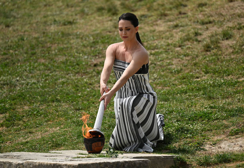 В Греции зажгли олимпийский огонь