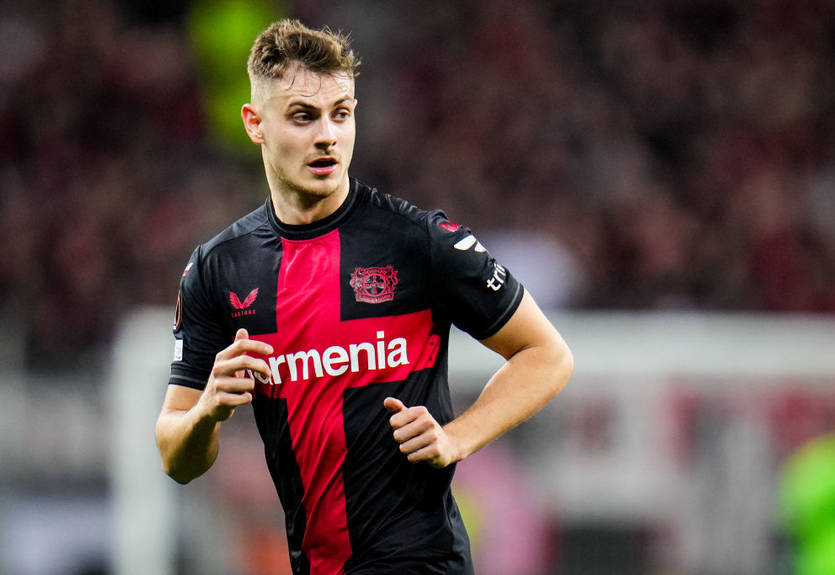 Байєр має намір викупити захисника Баварії Байєр має намір викупити захисника Баварії