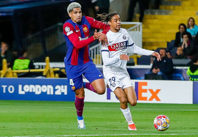 Араухо прокомментировал критику в свой адрес от Гюндогана за матч с ПСЖ