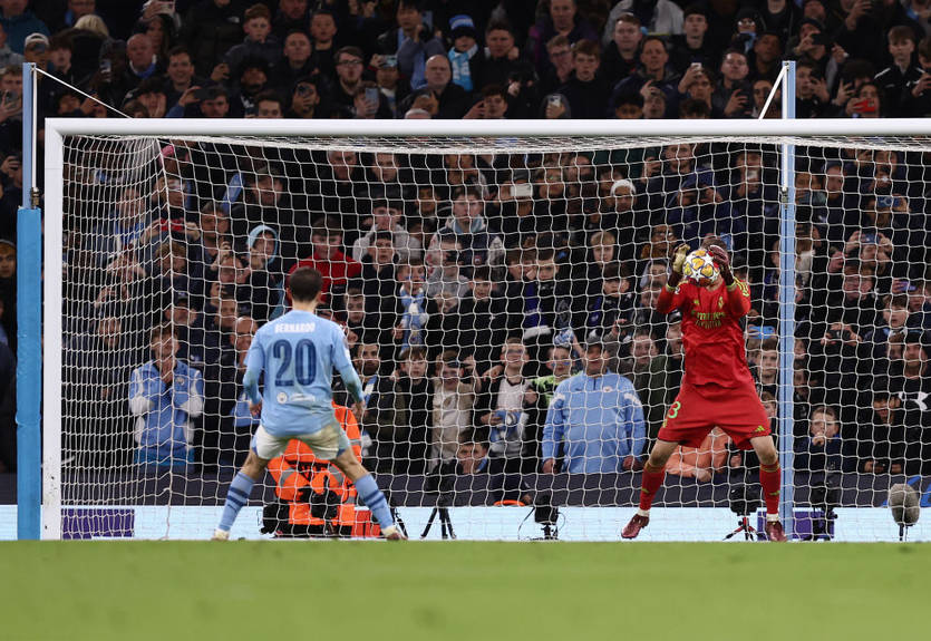 Бернарду розповів, чому вирішив пробити пенальті проти Реала центром Бернарду розповів, чому вирішив пробити пенальті проти Реала центром