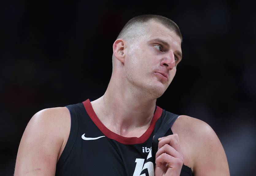 Брат Йокича ударил фаната во время матча Денвер - Лейкерс, НБА и полиция ведут расследования Брат Йокича ударил фаната во время матча Денвер - Лейкерс, НБА и полиция ведут расследования