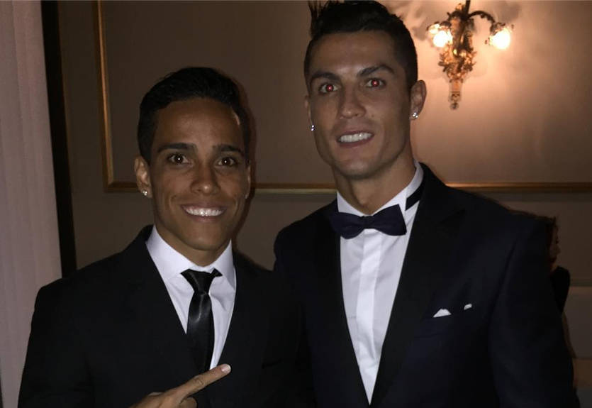 Обладатель премии Пушкаша намерен продать награду за кругленькую сумму ради видеоигр