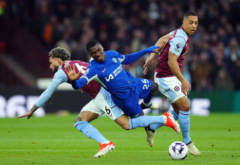Челсі довелося задовольнитися лише нічиєю в матчі з Астон Віллою