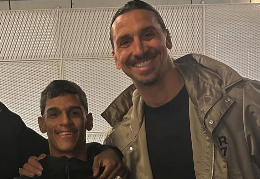 Забив і закурив: Ібрагімович ефектно асистував відомому блогеру в челенджі (30.04.24)