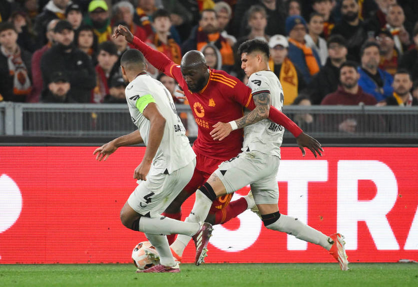 Байєр упевнено обіграв Рому в першому півфіналі ЛЄ Байєр упевнено обіграв Рому в першому півфіналі ЛЄ