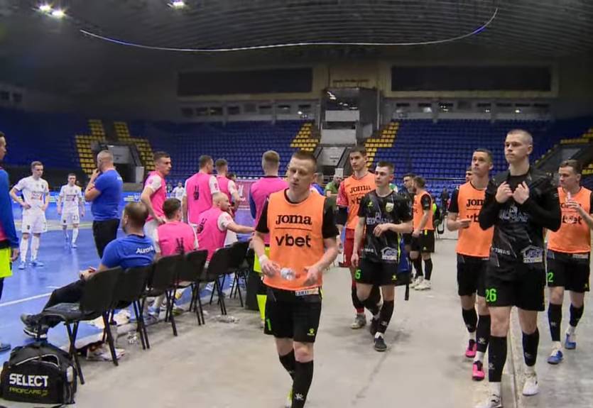 Президент Кардинал-Ровно забрал команду с поля после незачитанного гола