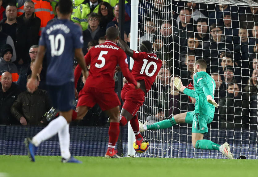 Мане эффектно забил в ворота МЮ после изящной передачи Фабиньо