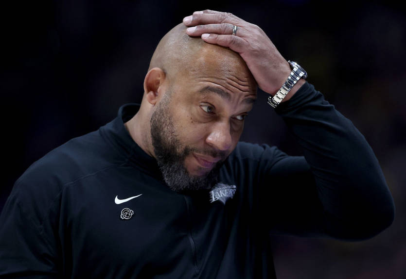 Лейкерс звільнили тренера після вильоту в першому раунді плей-оф Лейкерс звільнили тренера після вильоту в першому раунді плей-оф