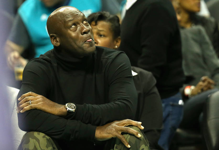 Майкл Джордан отдохнул в клубе вместе с игроками Хорнетс