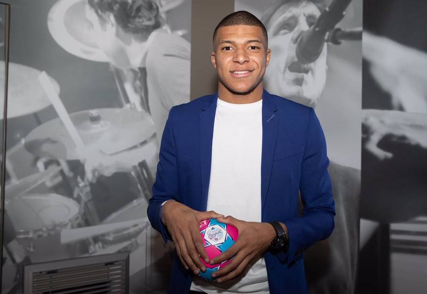 С днем рождения, моя маленькая черепашка: Силва поздравил Мбаппе с юбилеем