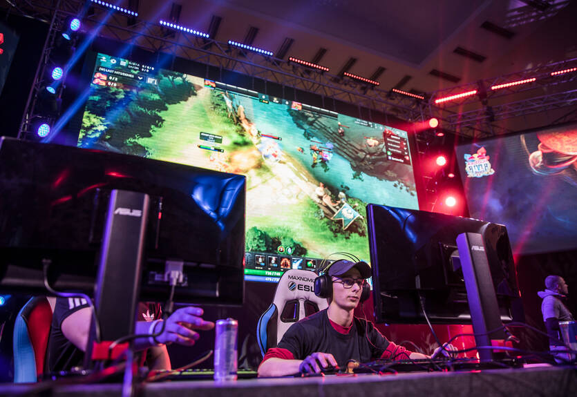 LAN-Финал национального Dota 2 турнира Red Bull River Runes