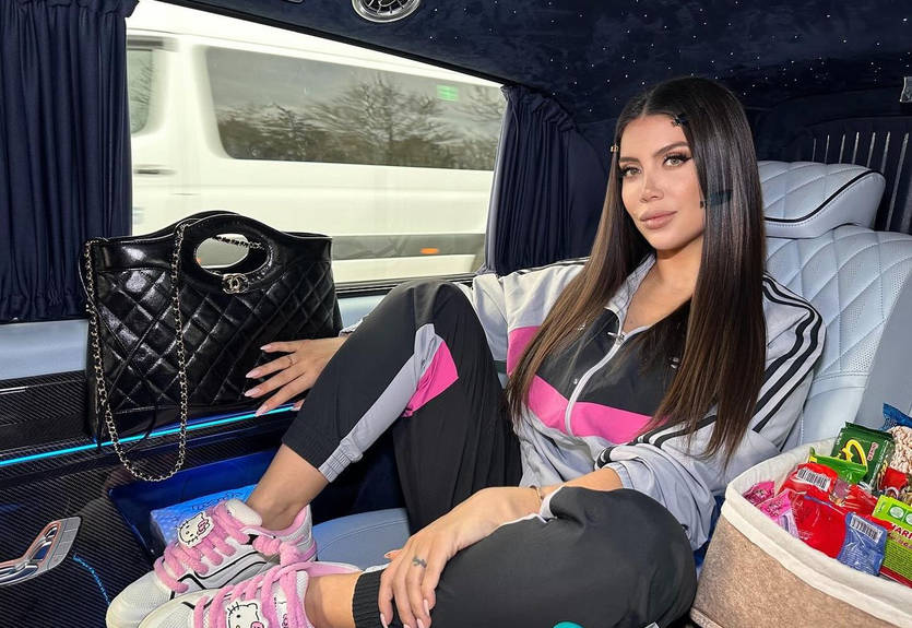 "Похоже на VIP проституцию": Ванду осудили за желание зарабатывать на обнаженных фото