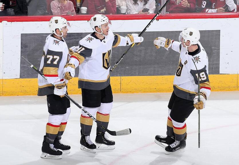 НХЛ: Вегас разгромил Аризону