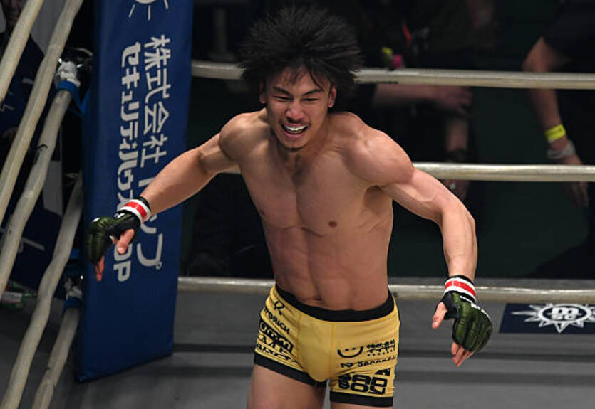 Один из боев андеркарда Мейвезер – Насукава завершился жуткой травмой лица японца Один из боев андеркарда Мейвезер – Насукава завершился жуткой травмой лица японца