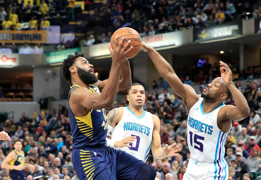 НБА: Индиана разгромила Шарлотт, Сан-Антонио проиграл Клипперс НБА: Индиана разгромила Шарлотт, Сан-Антонио проиграл Клипперс