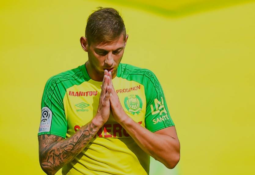 Полиция приостановила поиски пропавшего самолета, в котором находился Сала