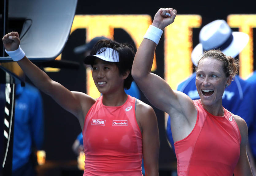 Стосур и Чжан завоевали Australian Open в парном разряде