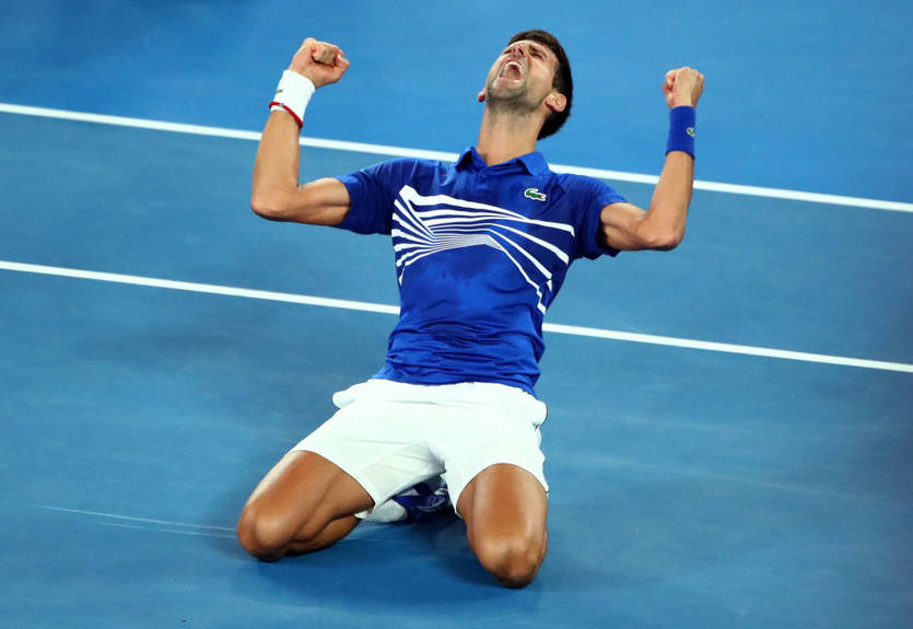 Выбросил ракетку и поцеловал корт: как Джокович отреагировал на свою победу над Надалем