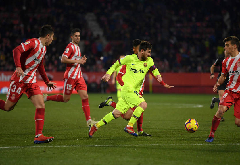 Барселона в большинстве одолела Жирону