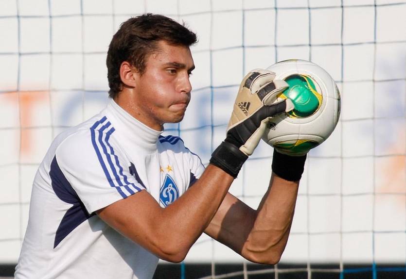 Вратарь Динамо развелся с известной украинской балериной