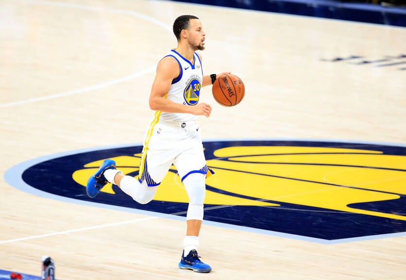 Стеф Карри - первый в истории НБА, кто реализовал 200 трехочковых в 7 сезонах подряд