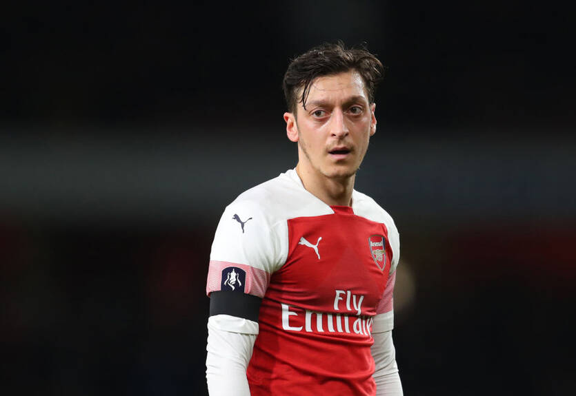 Озил не захотел переходить в ПСЖ