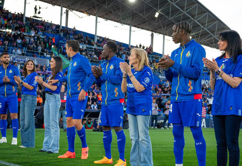 Милота дня: футболисты испанского клуба вышли на матч со своими матерями