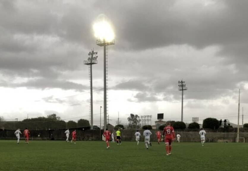 Черноморец все еще не научился работать в Photoshoр: новичка команды скрыли газоном