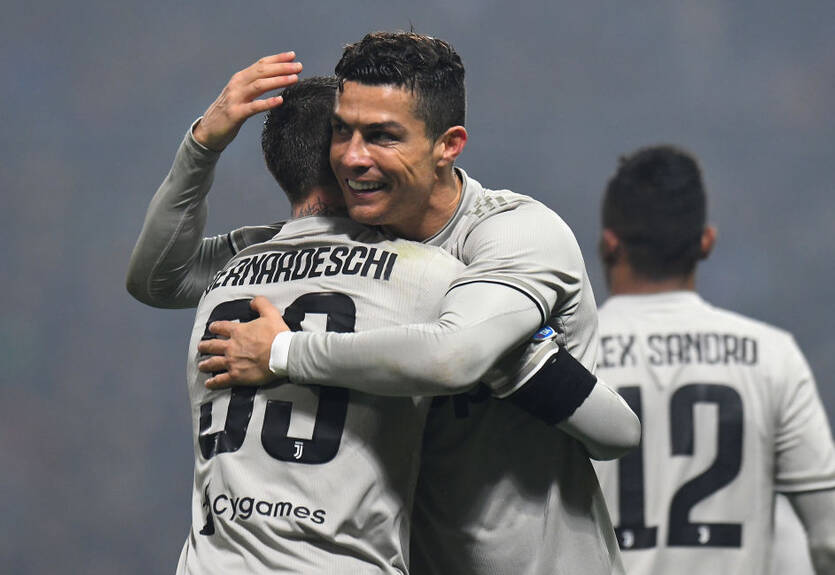 Серия А: Милан справился с Кальяри, Ювентус не испытал проблем с Сассуоло Серия А: Милан справился с Кальяри, Ювентус не испытал проблем с Сассуоло