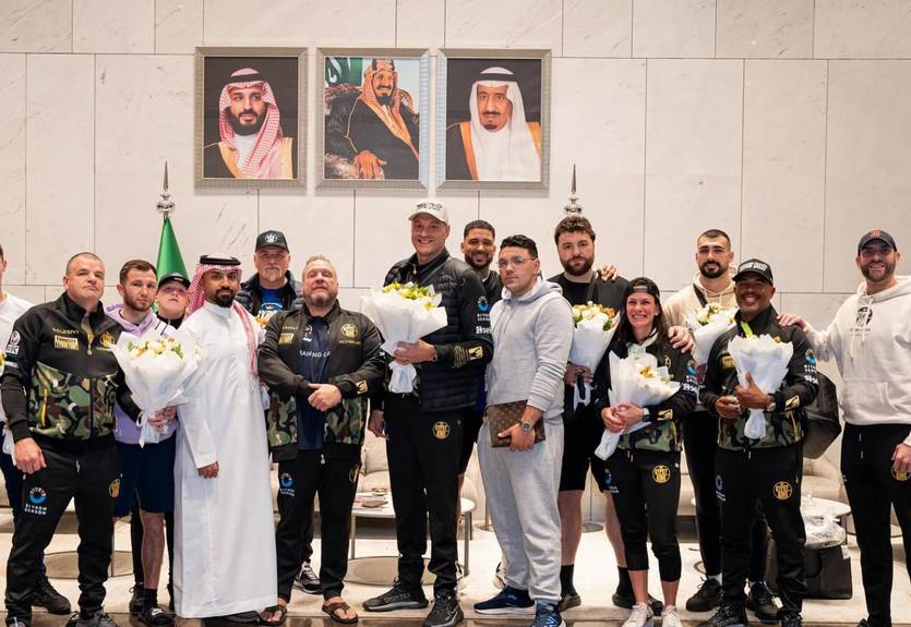 Фьюри прибыл в Саудовскую Аравию на бой с Усиком